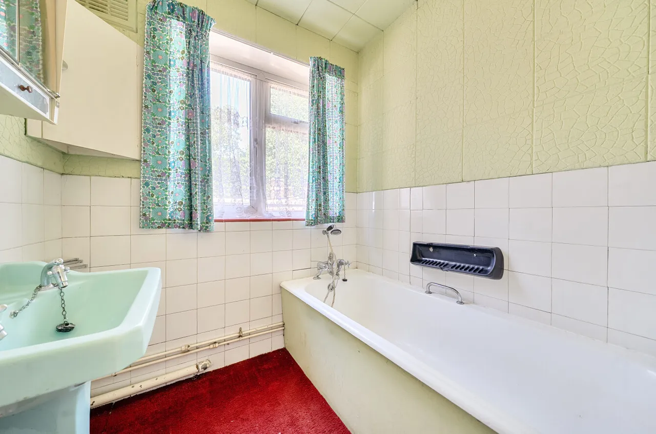 Warren Corner, Ewshot, Farnham, Hampshire, GU10 5AT, photo 7