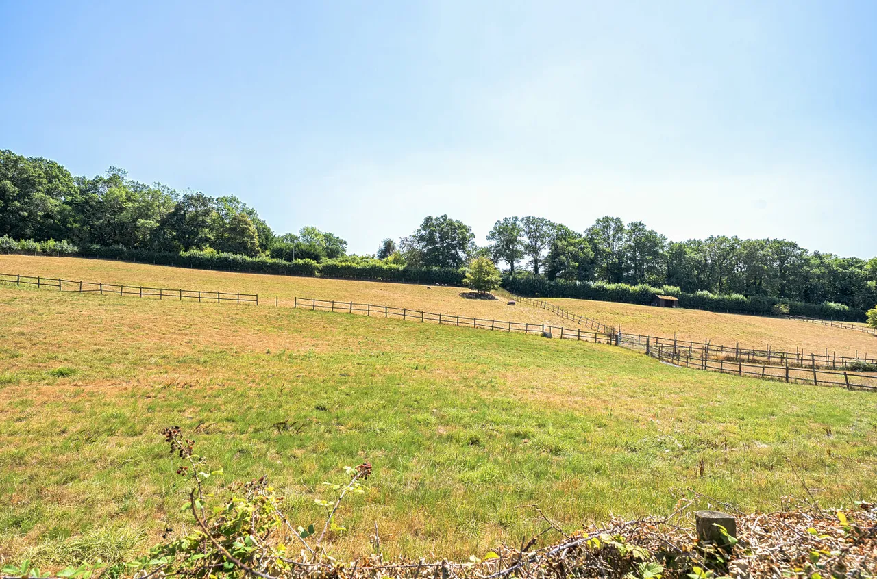 Warren Corner, Ewshot, Farnham, Hampshire, GU10 5AT, photo 12
