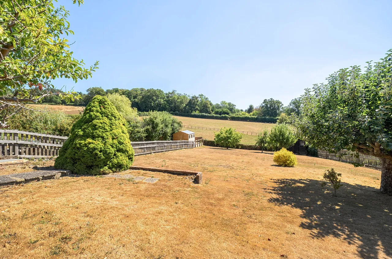 Warren Corner, Ewshot, Farnham, Hampshire, GU10 5AT, photo 13
