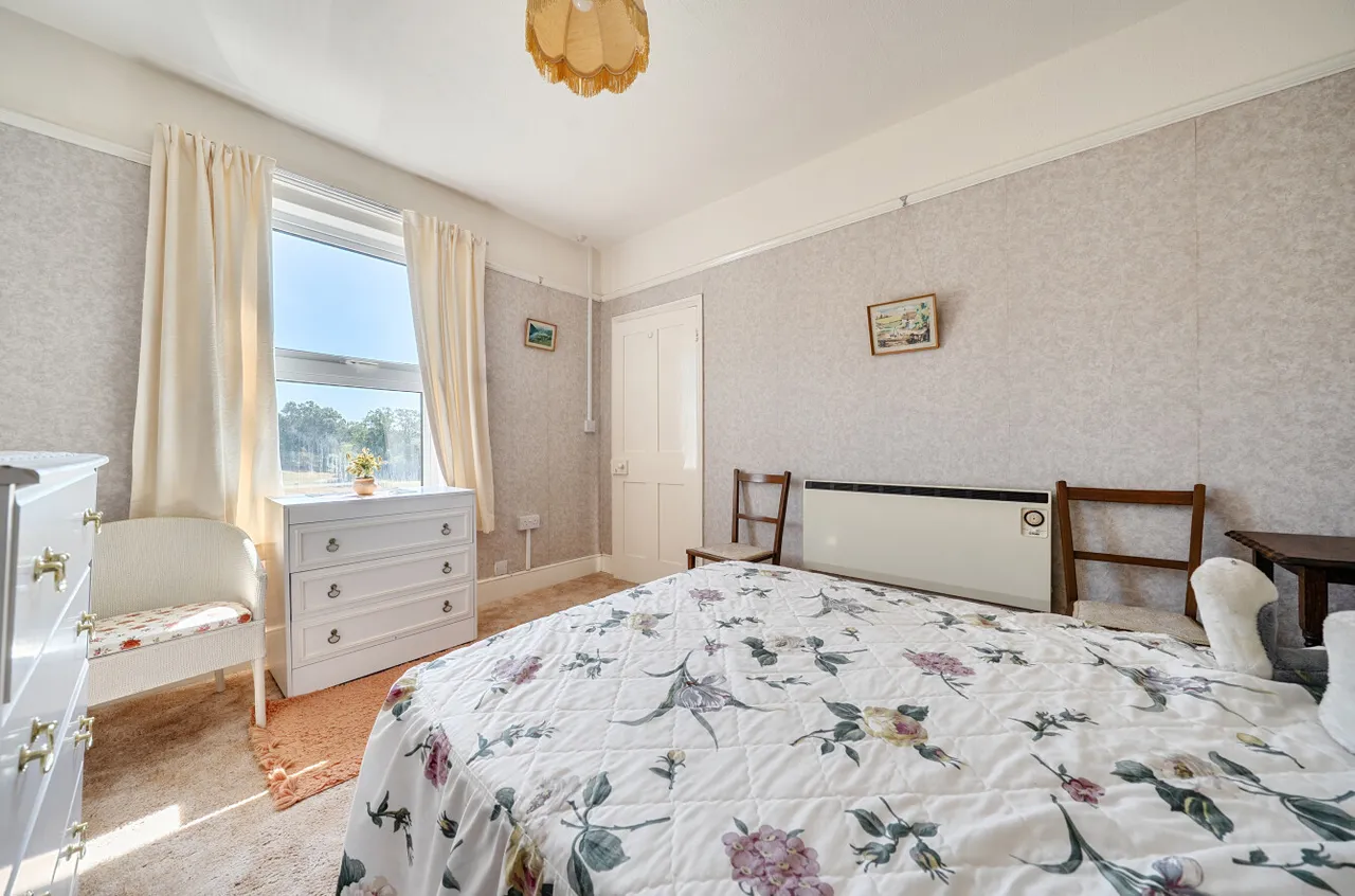 Warren Corner, Ewshot, Farnham, Hampshire, GU10 5AT, photo 16