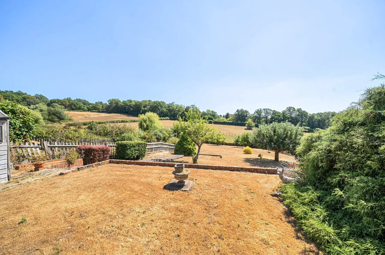 Warren Corner, Ewshot, Farnham, Hampshire, GU10 5AT, photo 14