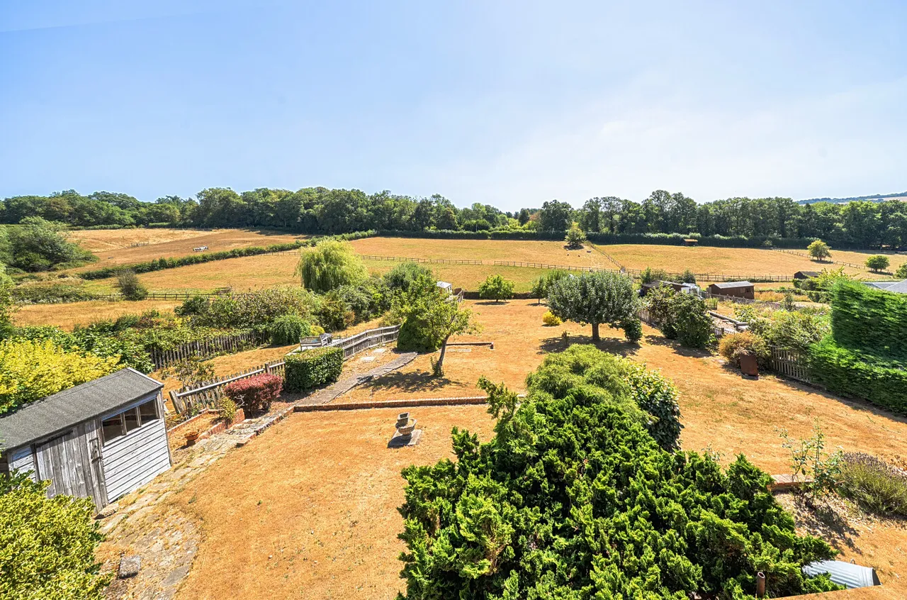 Warren Corner, Ewshot, Farnham, Hampshire, GU10 5AT, photo 9