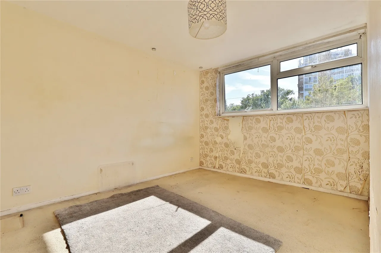 Woodlands Court, Woking, GU22, photo 7