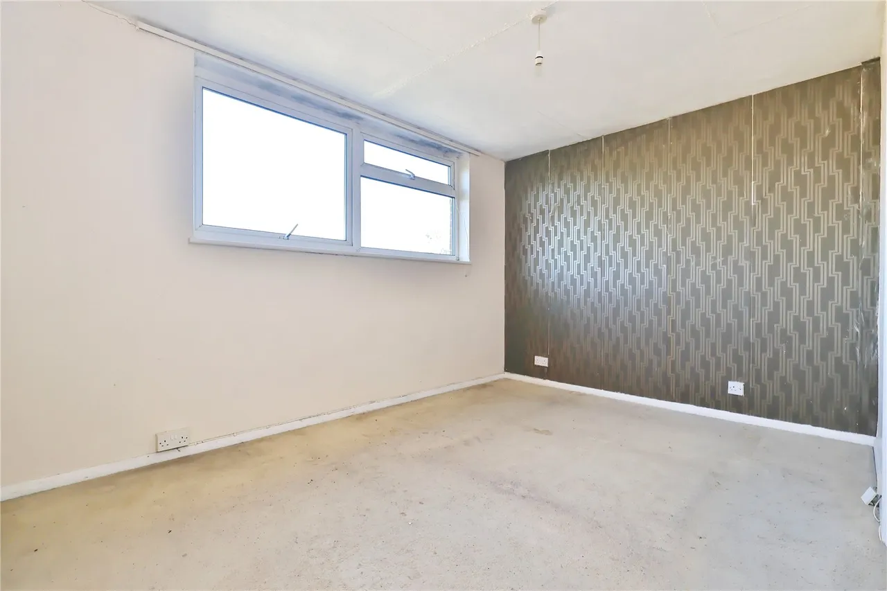 Woodlands Court, Woking, GU22, photo 6