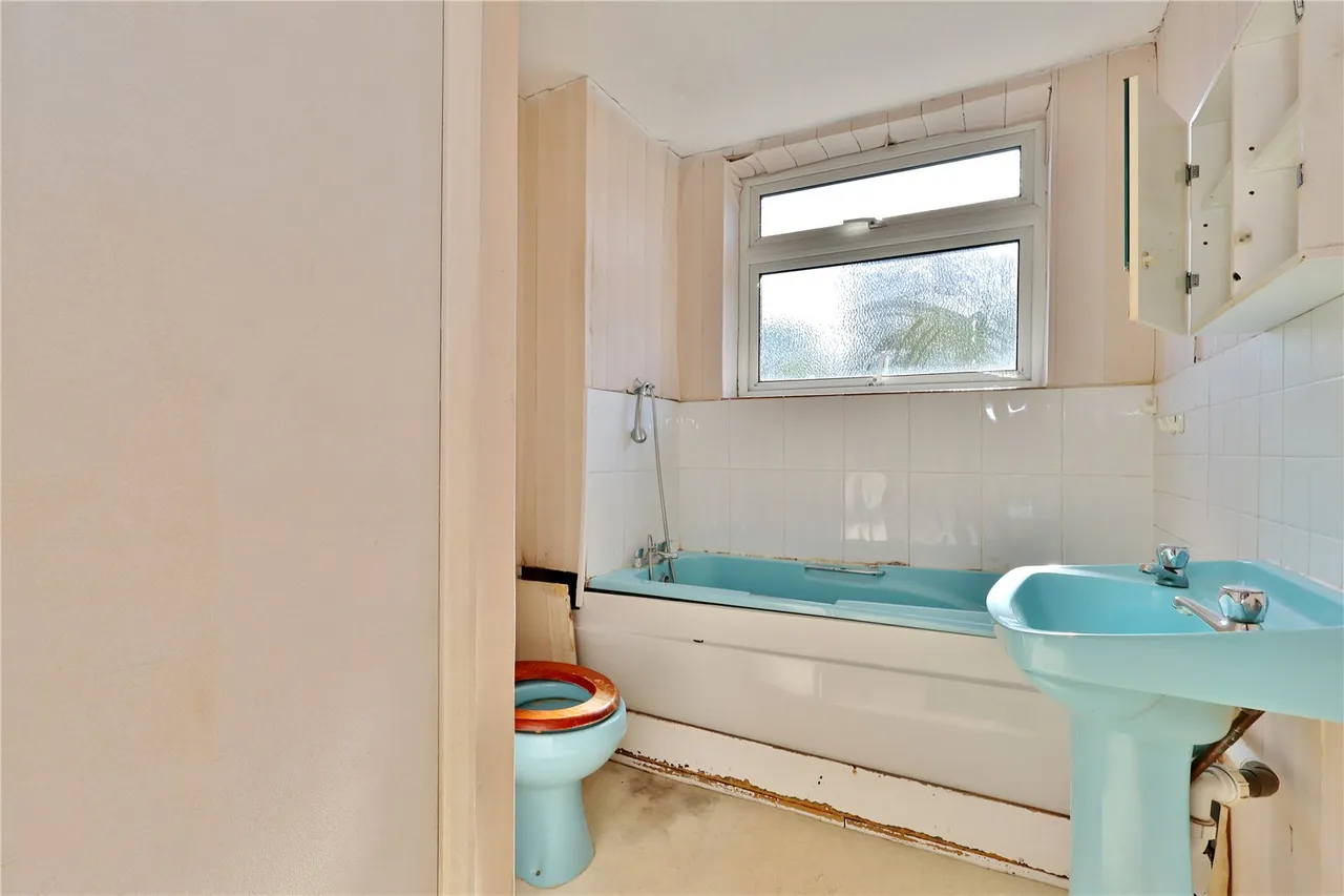 Woodlands Court, Woking, GU22, photo 8