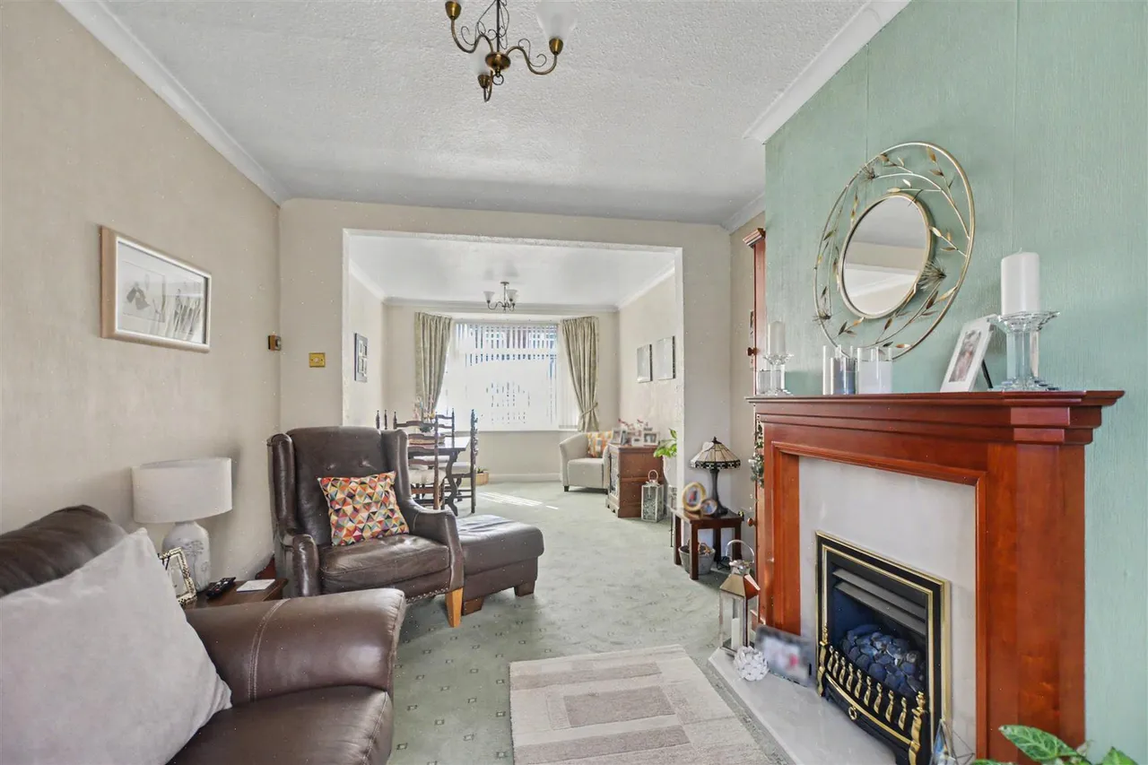 West Crescent, Beeston Rylands, NG9, photo 2