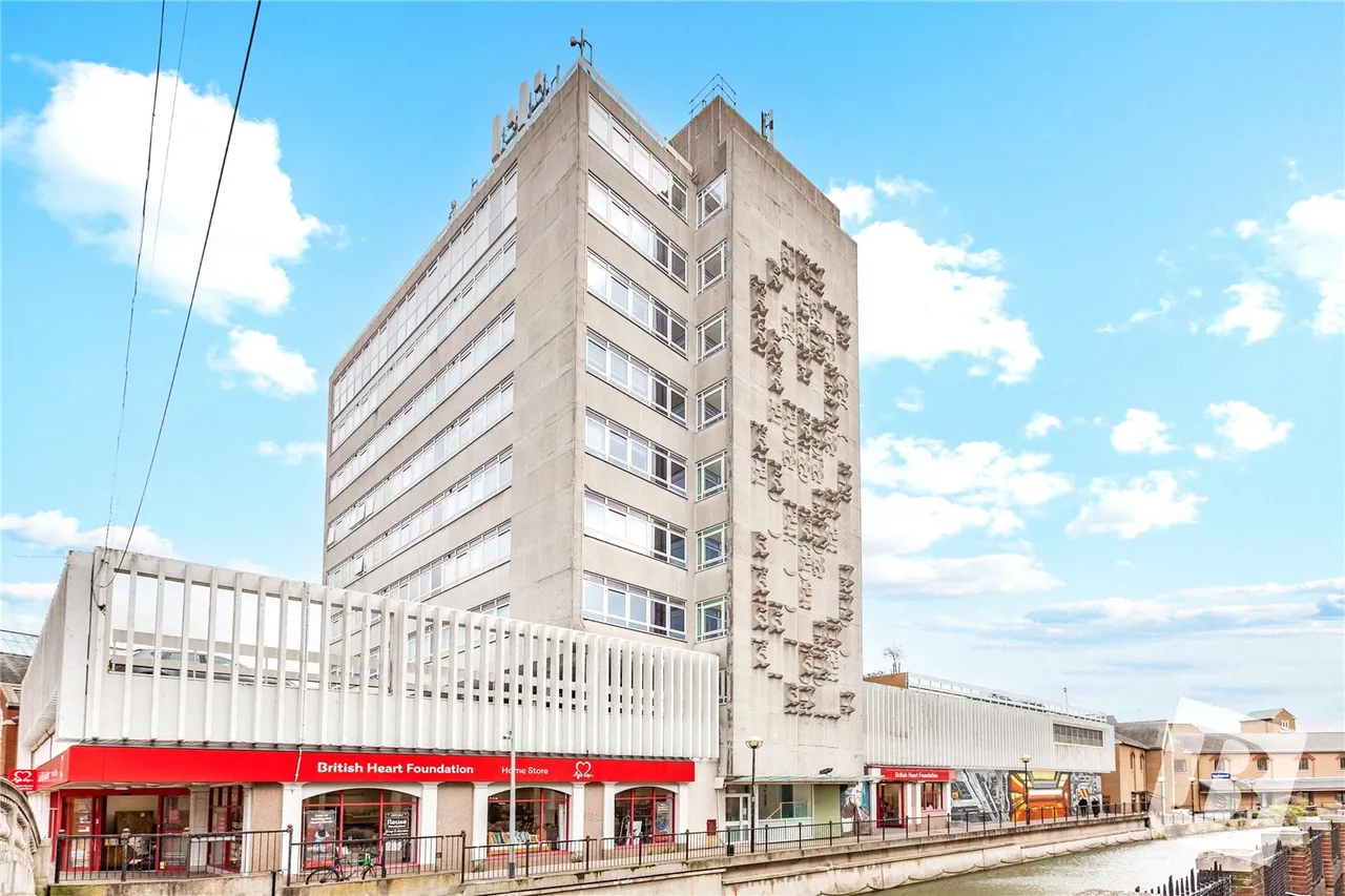 1 bed flat to rent — Canside, Meadow Walk, Chelmsford, Essex, CM1