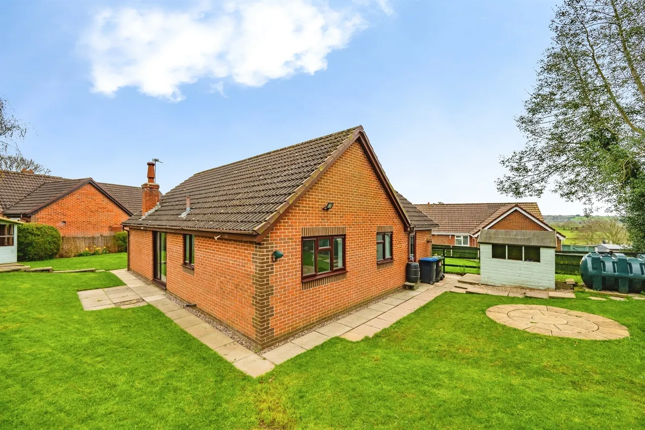 Stevenson Road, Doveridge, Ashbourne, photo 2