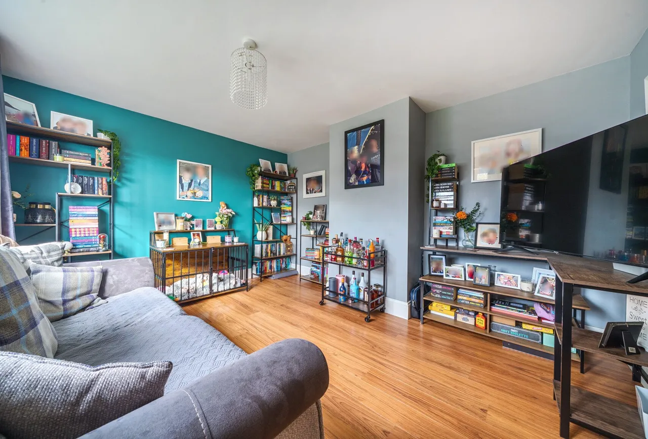 3 bed house for sale — Turtlegate Avenue, Bristol, BS13 8NW