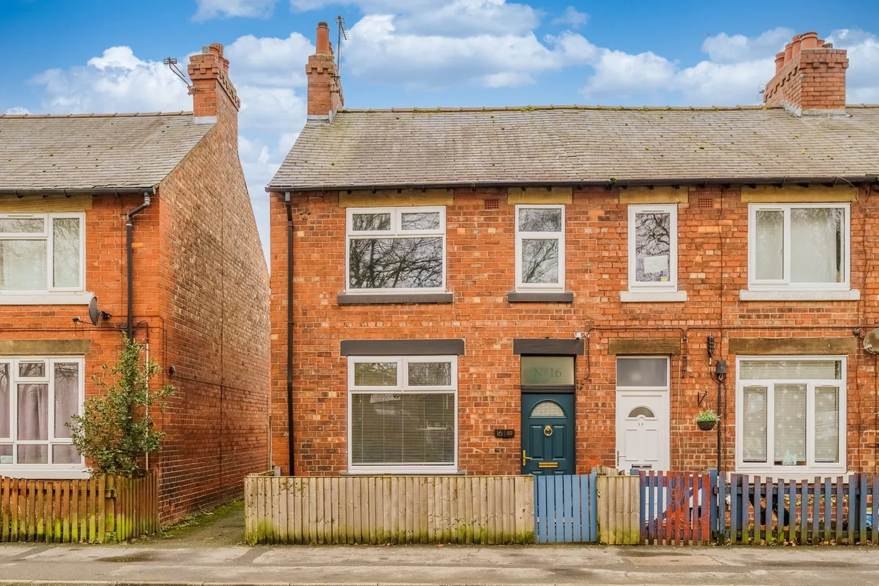 3 bed house for sale — Scott Road, Selby, YO8 4BL