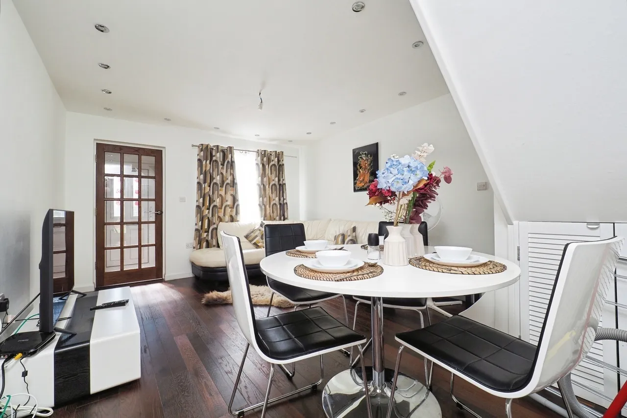 Dean Close, Wollaton, NG8, photo 8