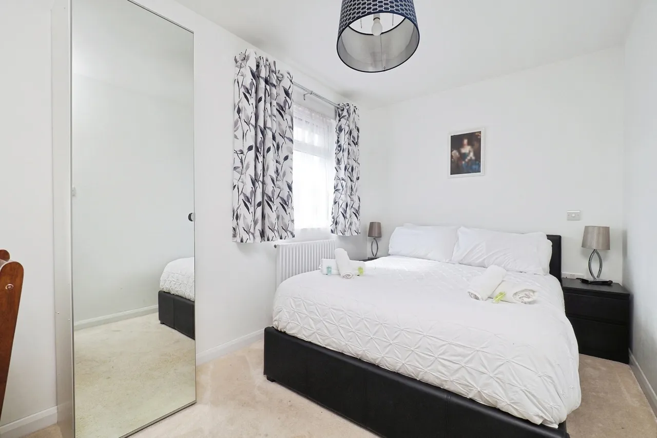 Dean Close, Wollaton, NG8, photo 12