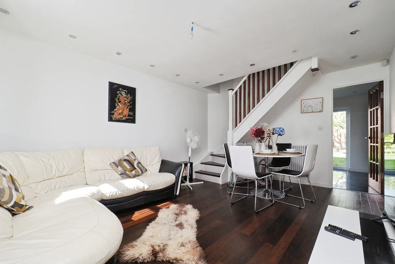 Dean Close, Wollaton, NG8, photo 9