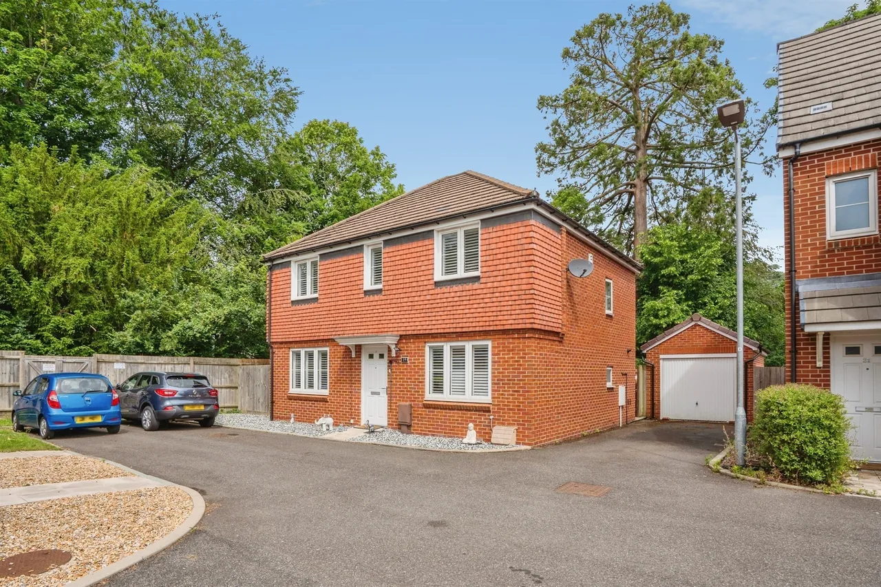 5 bed house for sale — Taylor Close, Waterlooville