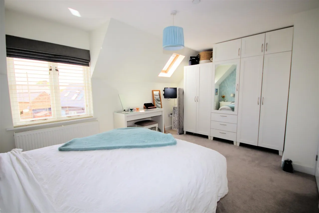 Hardinge Place, Toddington, Bedfordshire LU5 6FR, photo 11