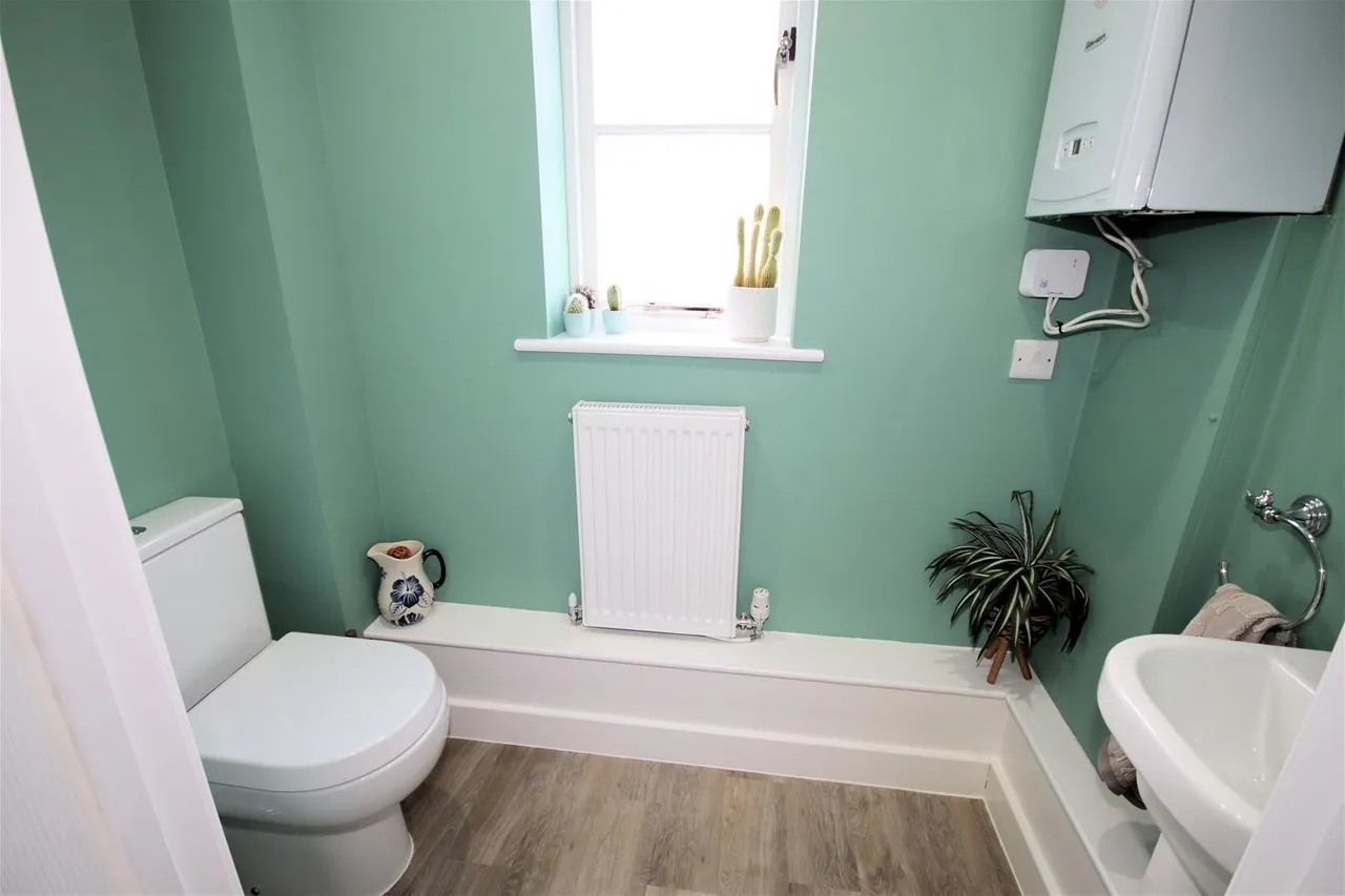 Hardinge Place, Toddington, Bedfordshire LU5 6FR, photo 6