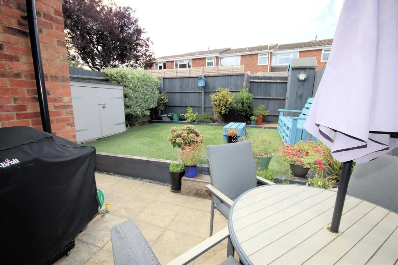 Hardinge Place, Toddington, Bedfordshire LU5 6FR, photo 18
