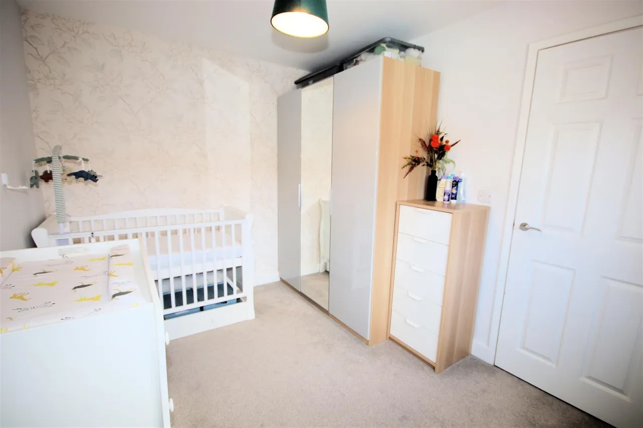 Hardinge Place, Toddington, Bedfordshire LU5 6FR, photo 12