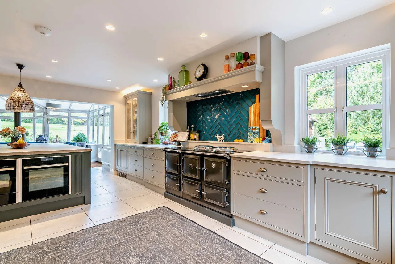 Fryern Park, Fryern Road, Storrington, Pulborough, RH20 4FF, photo 7
