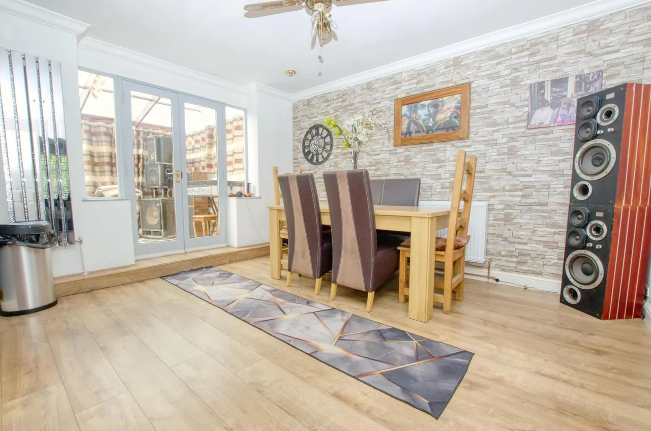 Sunningdale Gardens, Southampton, SO18 5FH, photo 4