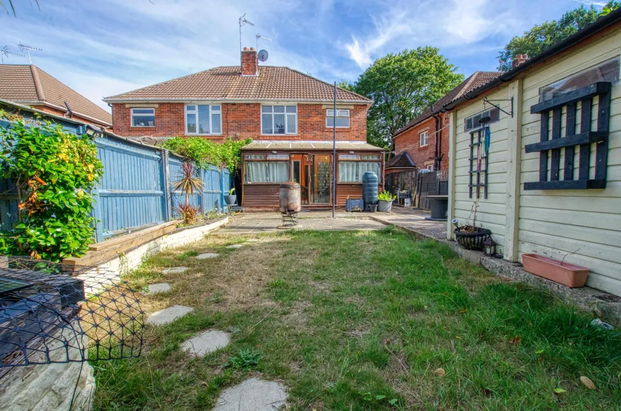 Sunningdale Gardens, Southampton, SO18 5FH, photo 2