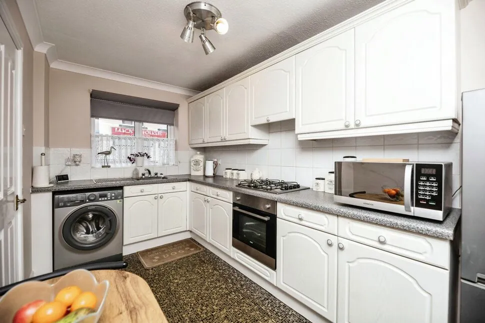 Tennants Court, Cow Lane, West Yorkshire, WF11, photo 3