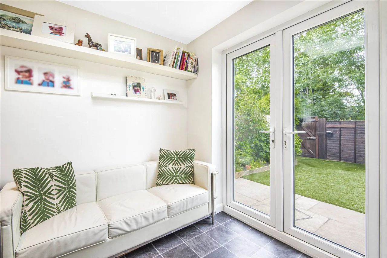 Brassey Road, Winchester, Hampshire, SO22, photo 9