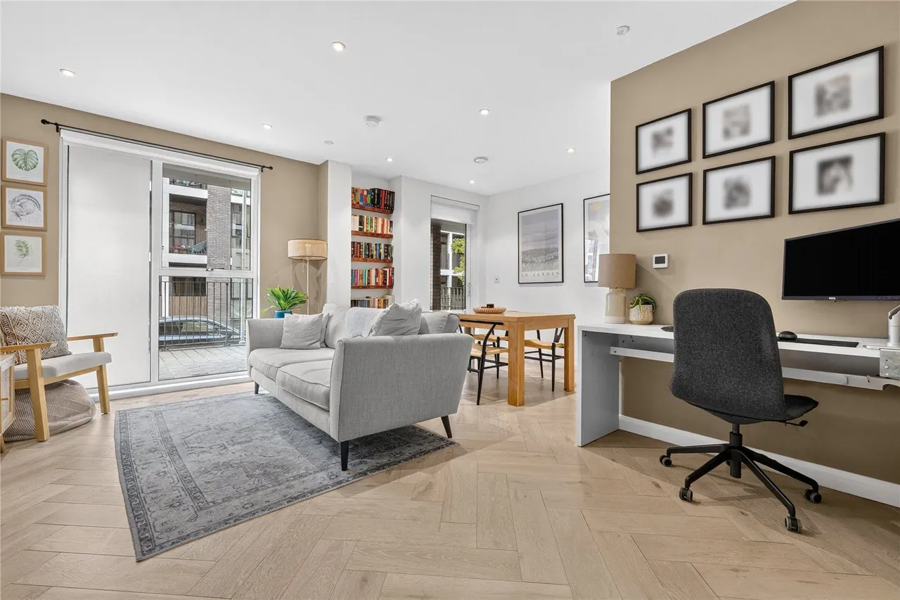 1 bed flat for sale, Ravensbury Terrace, London, SW18