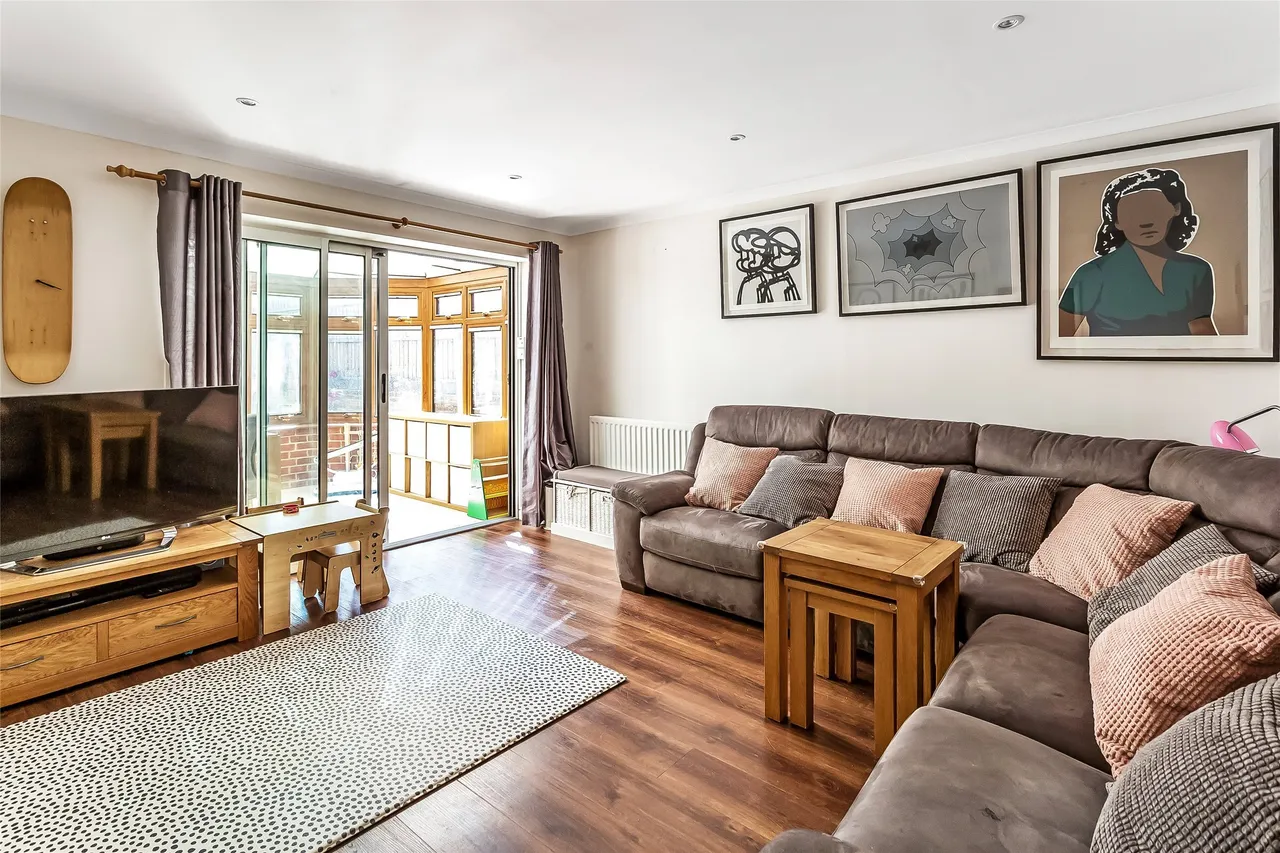 Oak End, Beare Green, RH5, photo 2