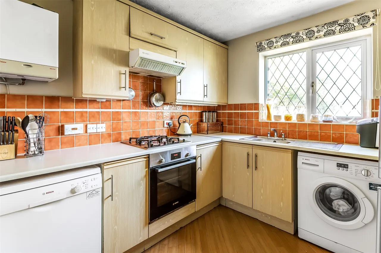 Oak End, Beare Green, RH5, photo 4