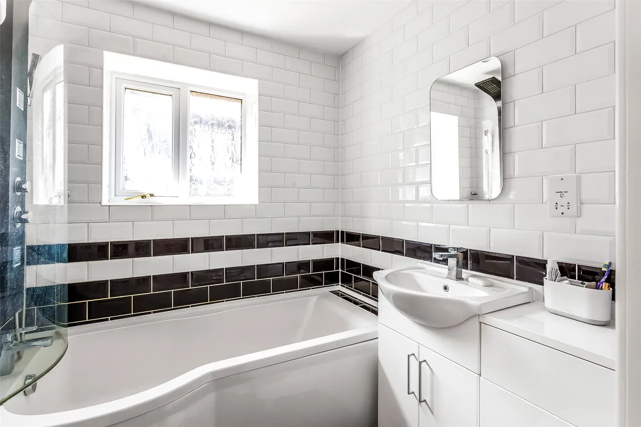 Oak End, Beare Green, RH5, photo 7