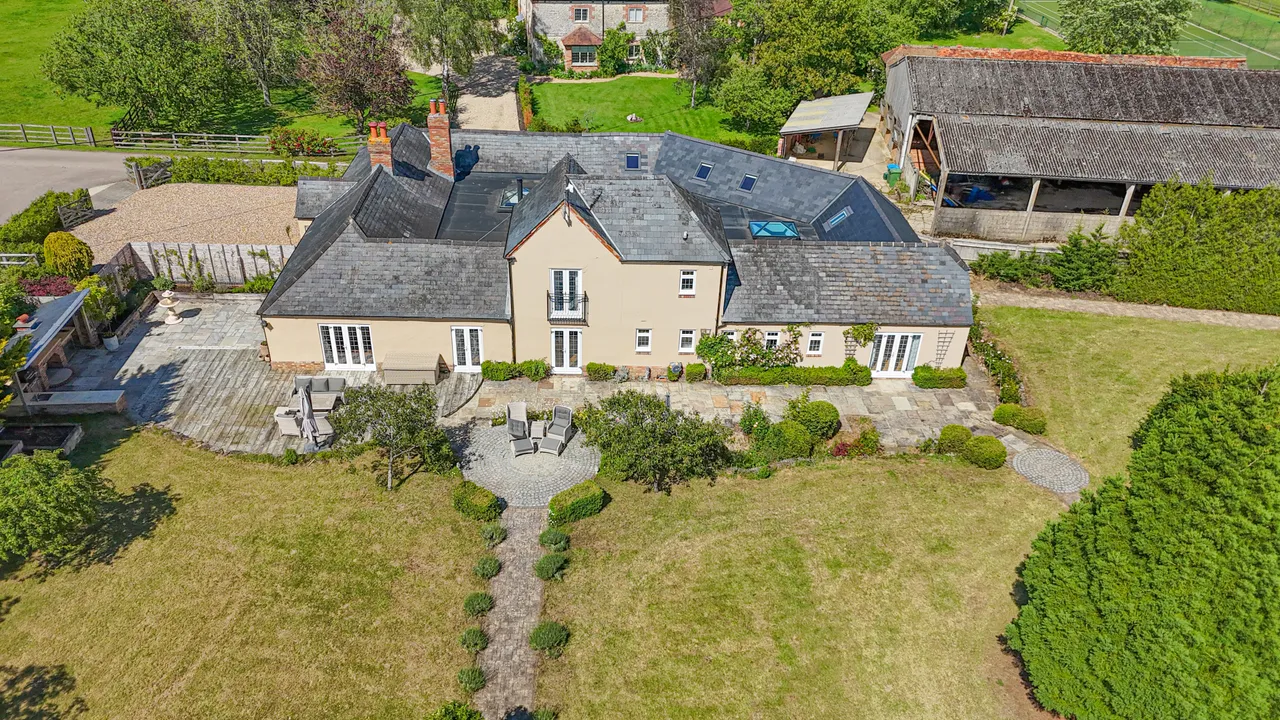 6 bed house for sale — Wotton Underwood, Buckinghamshire, HP18