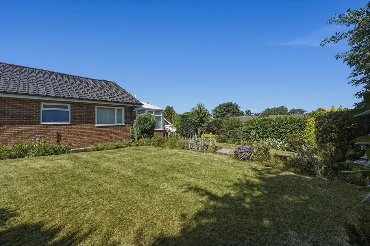 Birchway, Bollington, photo 22