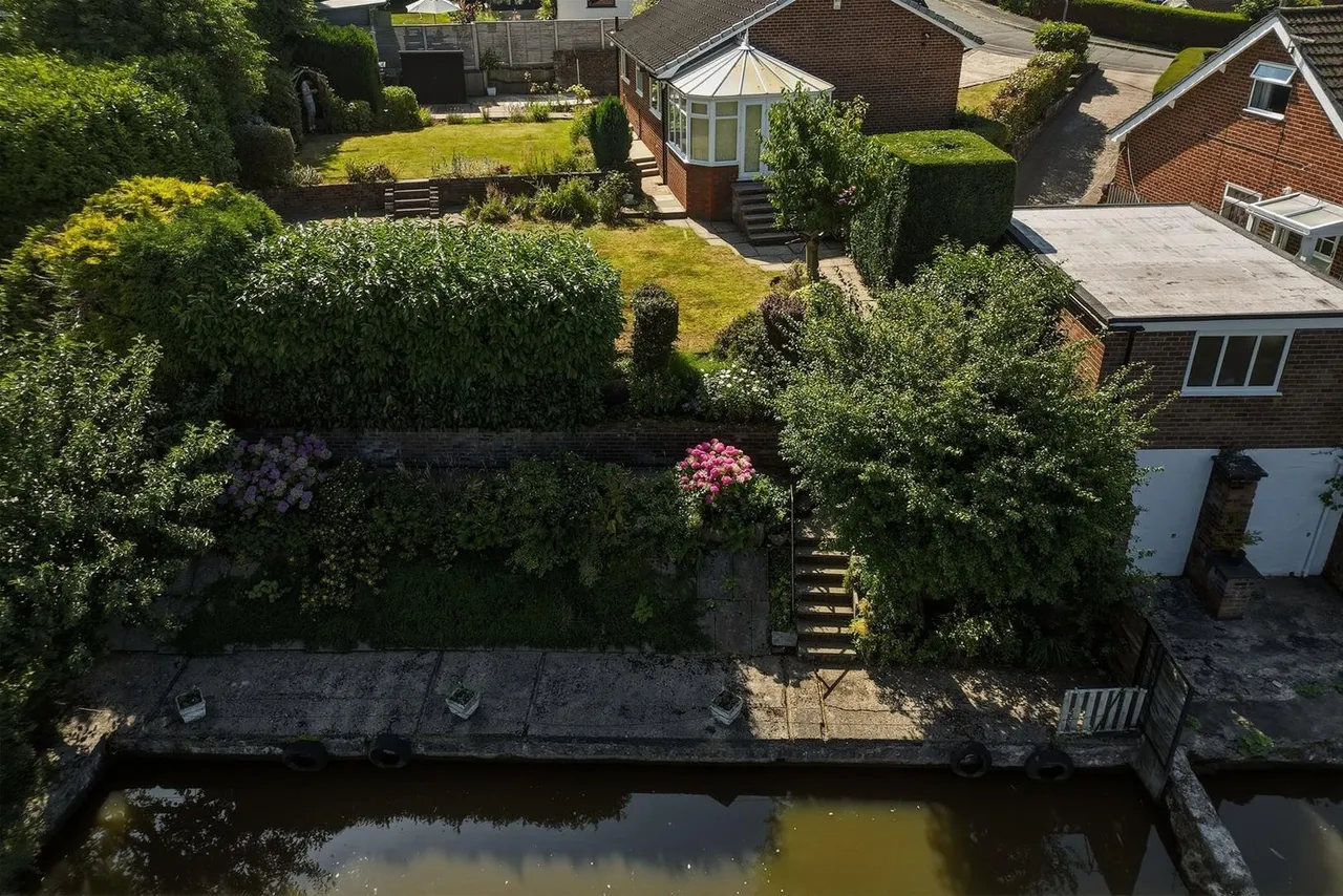 Birchway, Bollington, photo 40