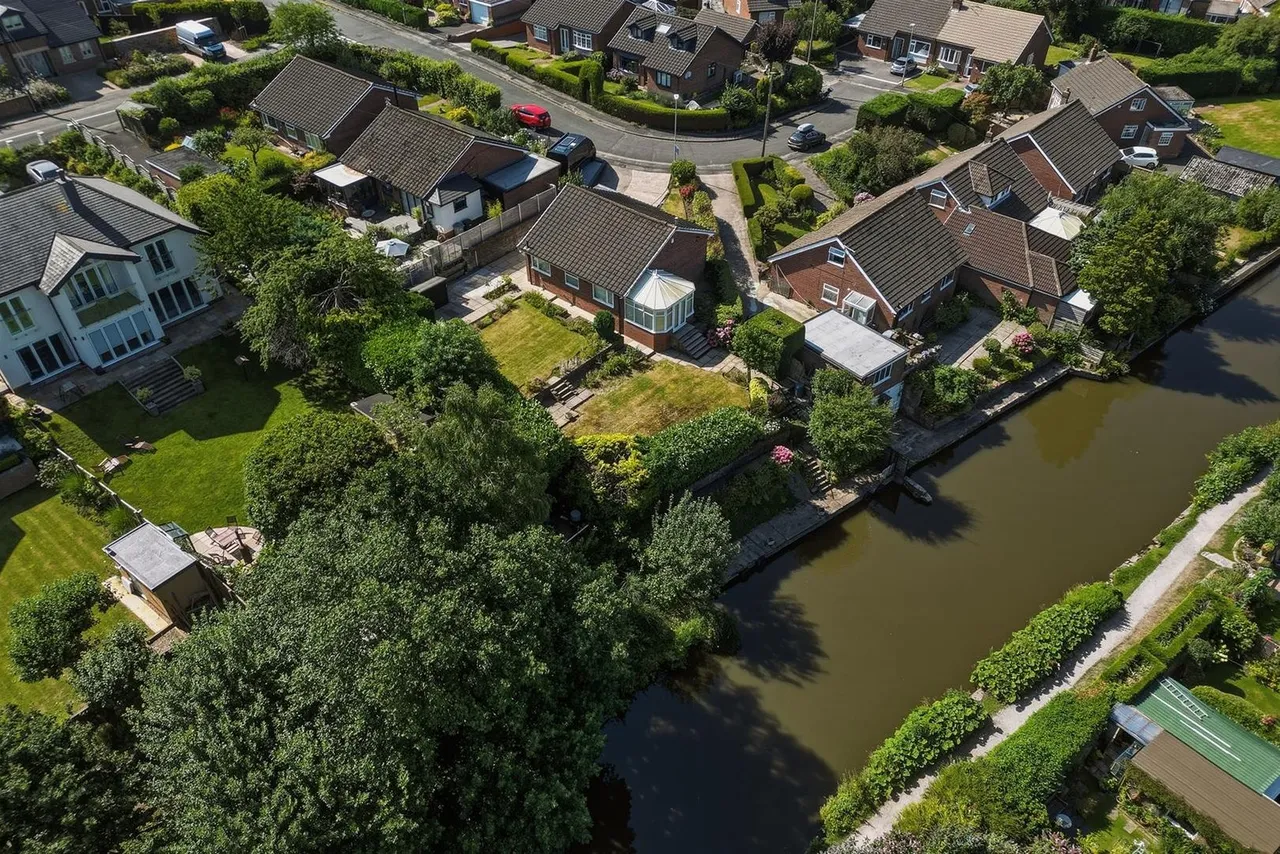 Birchway, Bollington, photo 39