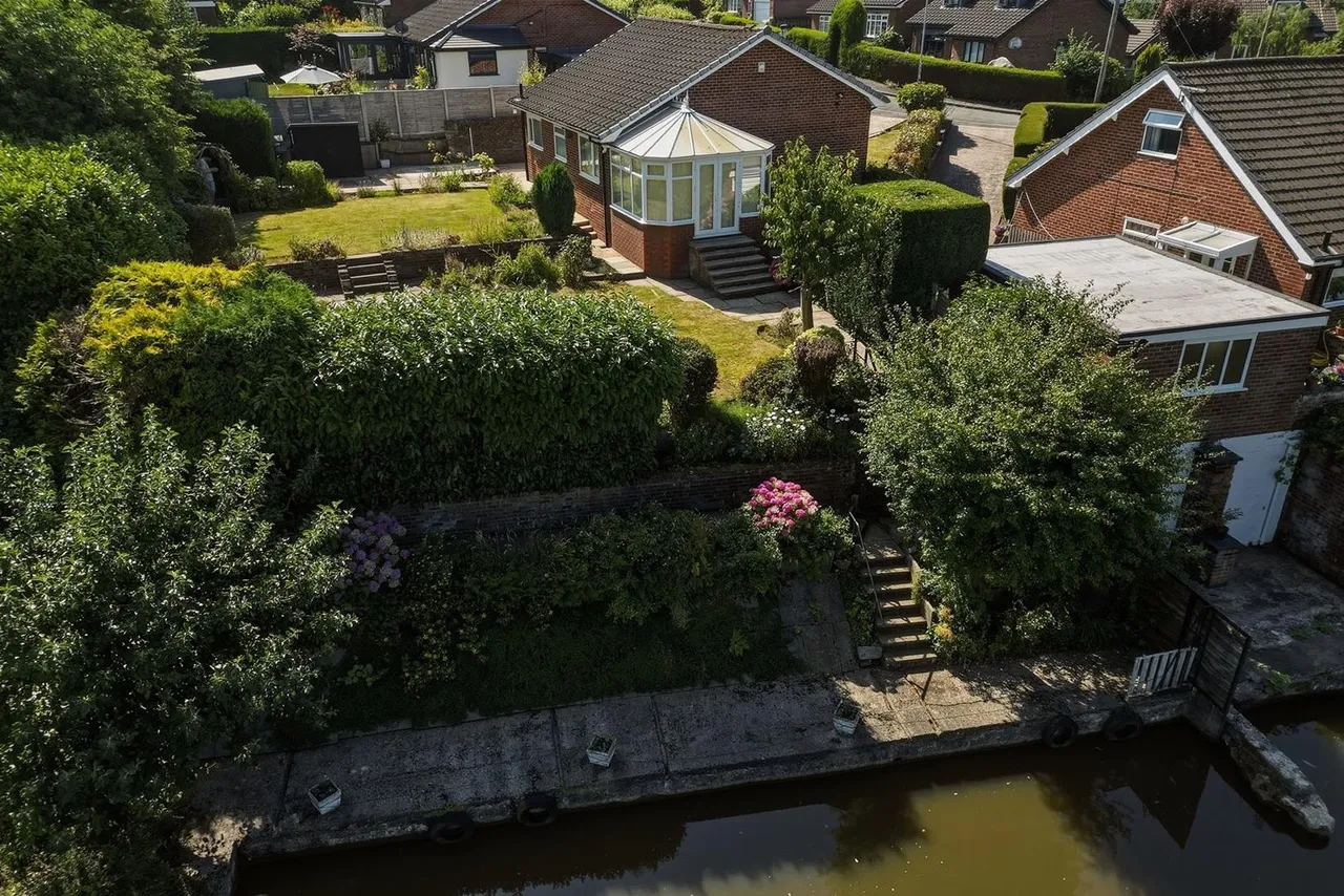Birchway, Bollington, photo 28