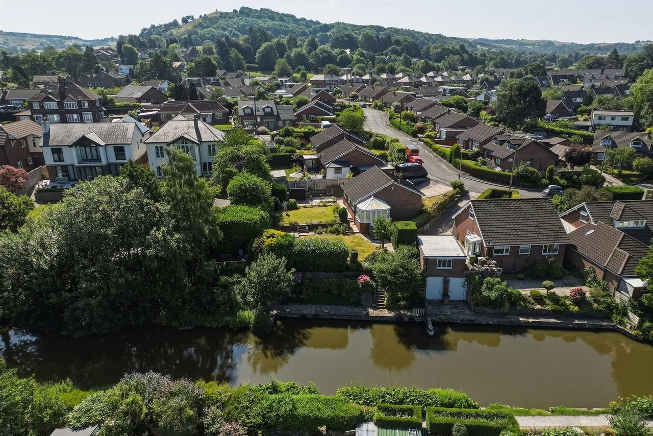 Birchway, Bollington, photo 38