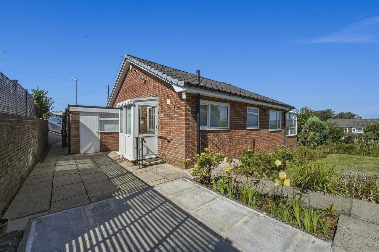 Birchway, Bollington, photo 32
