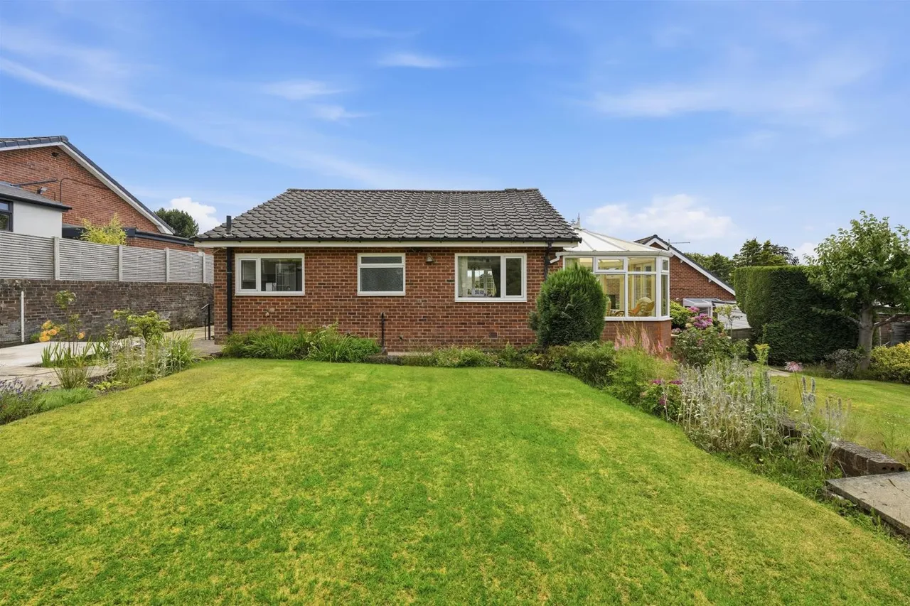 Birchway, Bollington, photo 20