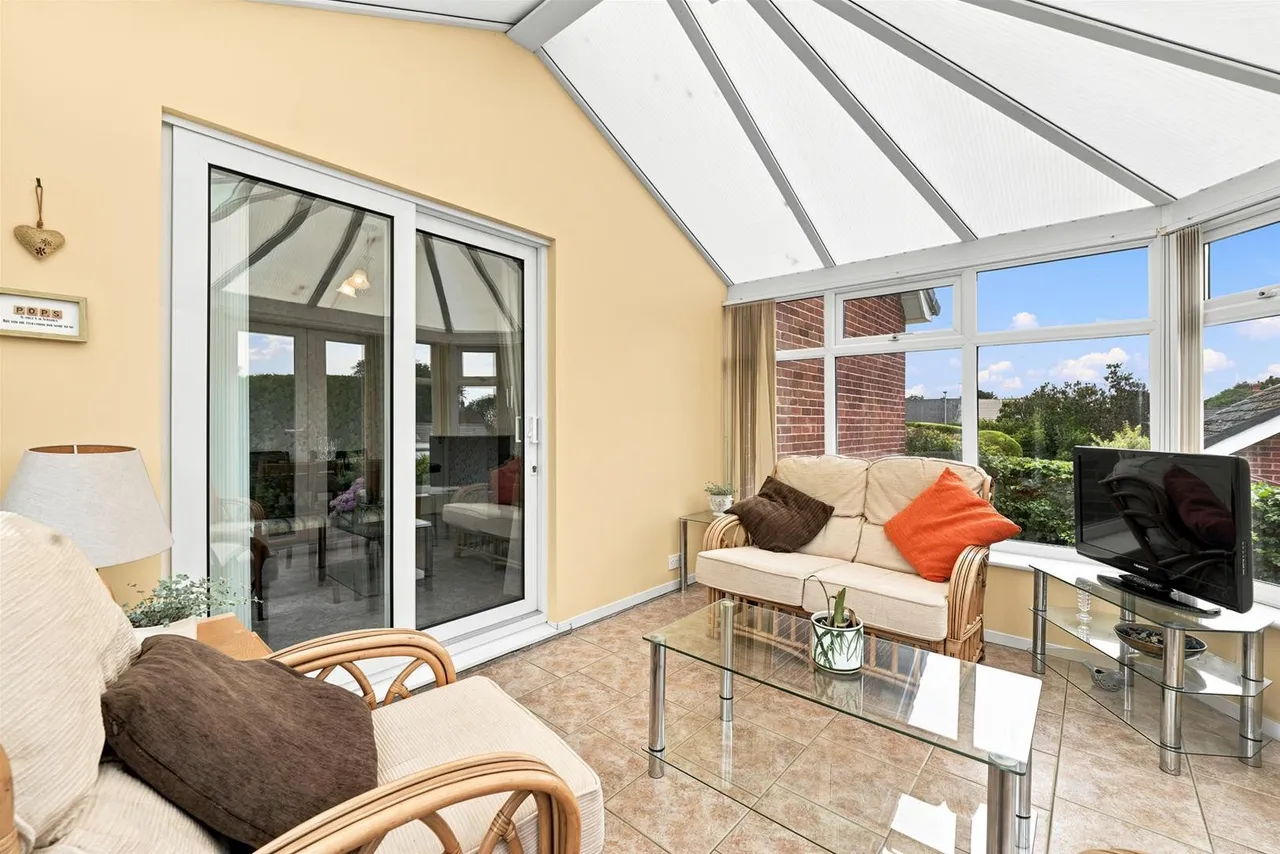 Birchway, Bollington, photo 12