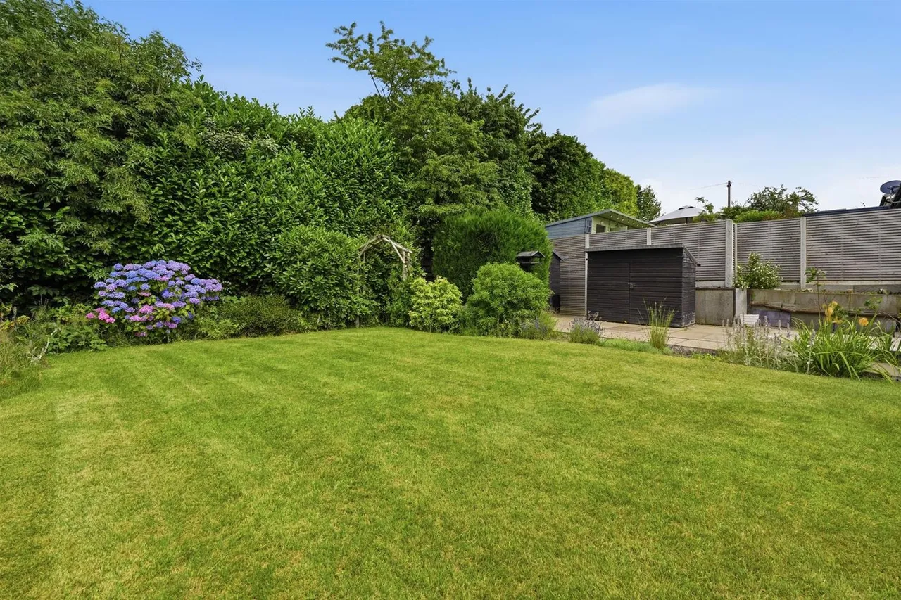 Birchway, Bollington, photo 4