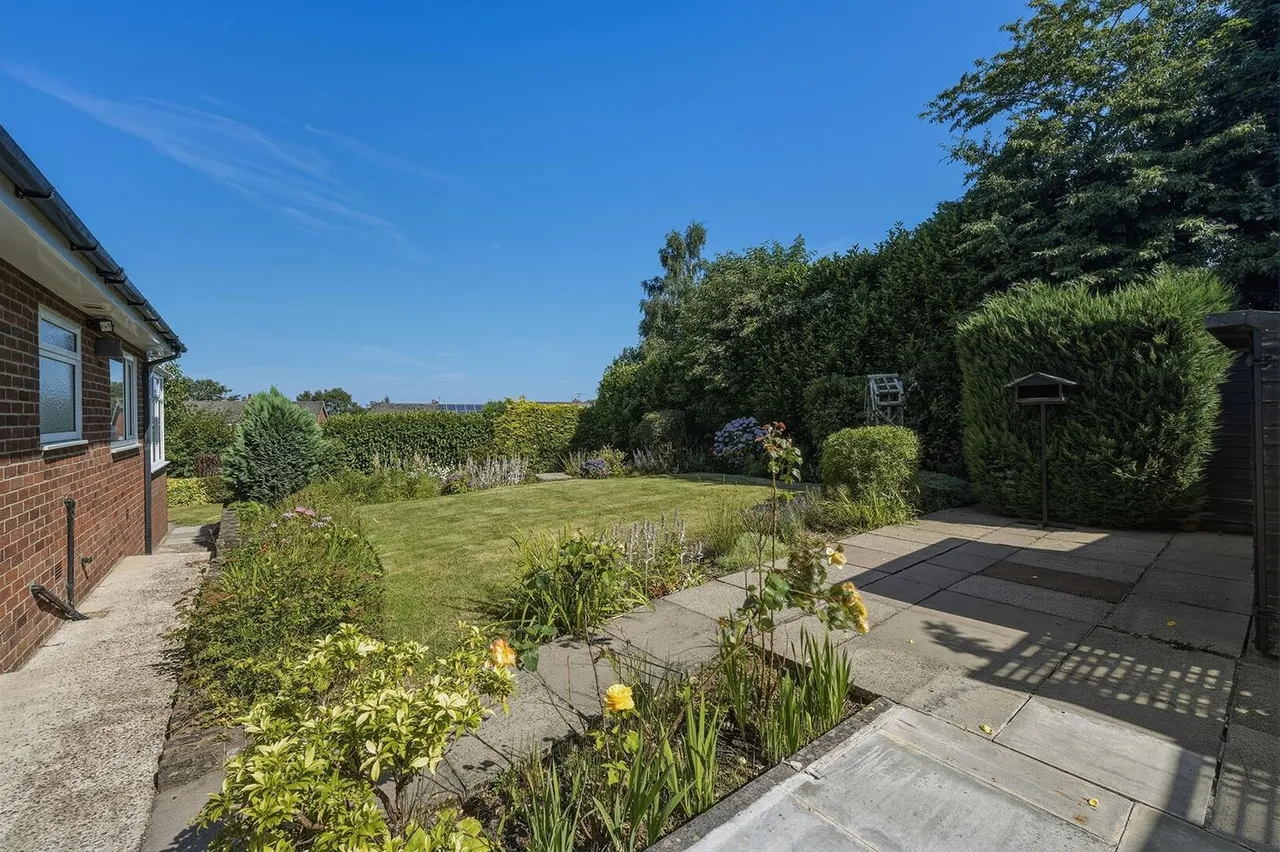 Birchway, Bollington, photo 18