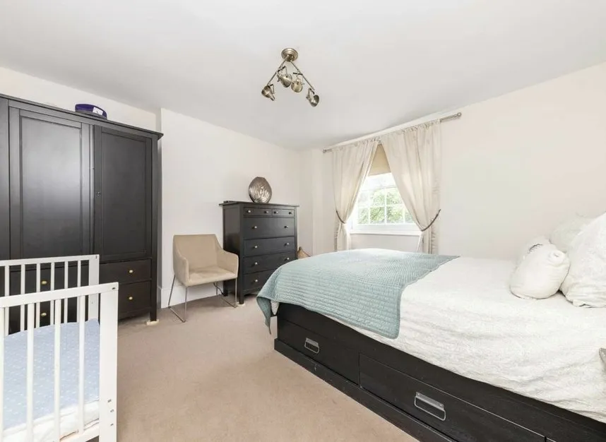 Bow Road, Mile End, E3, photo 11