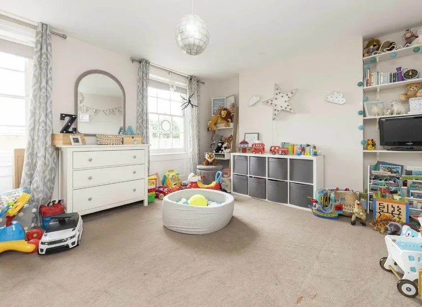 Bow Road, Mile End, E3, photo 10