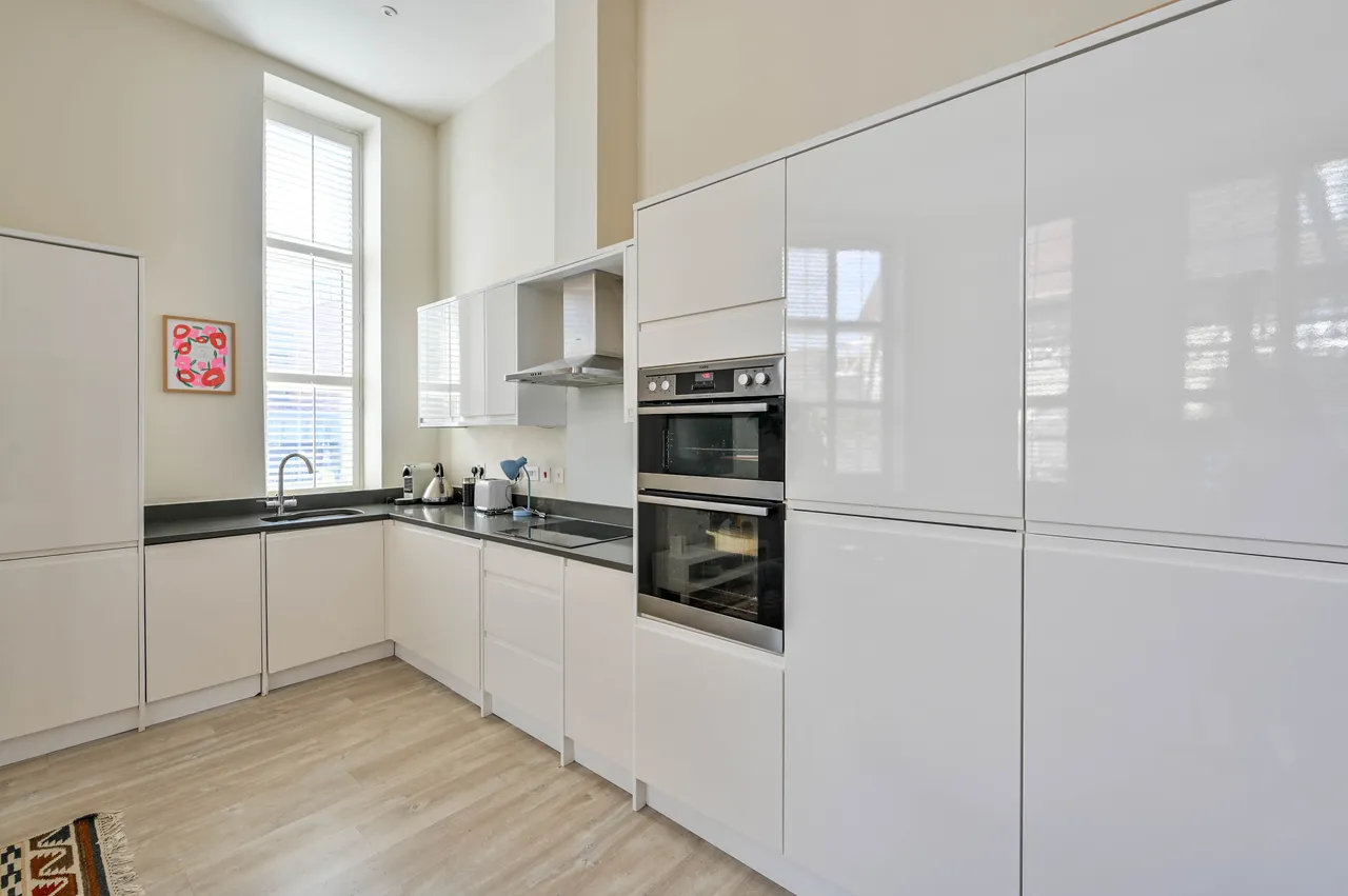 Flat 3, Bury Fields House, Guildford, photo 8