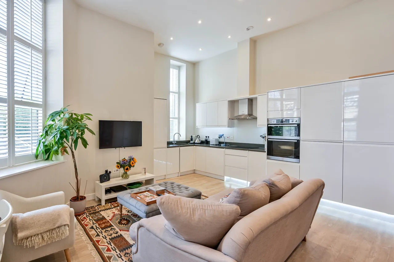 Flat 3, Bury Fields House, Guildford, photo 5