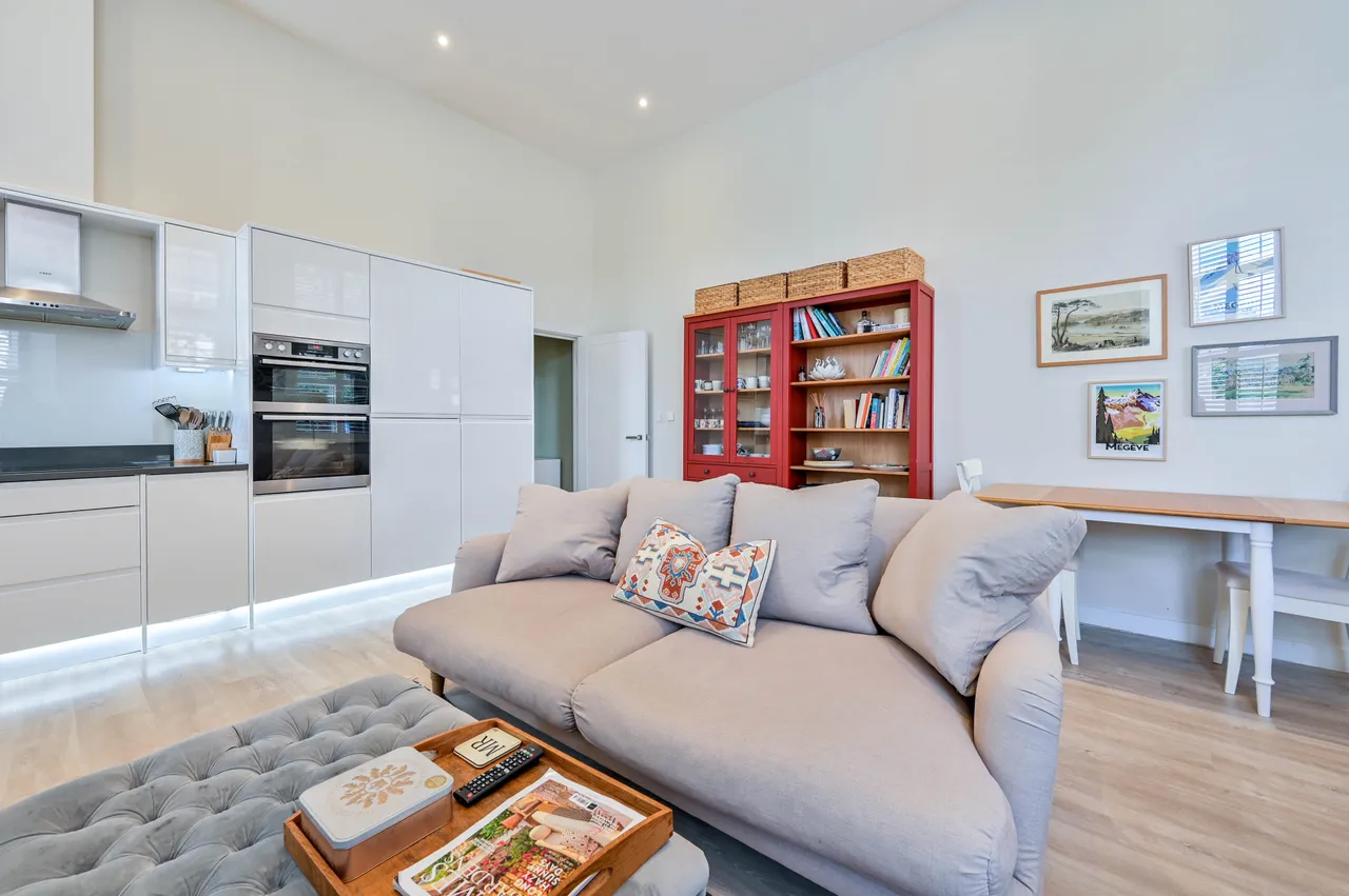 Flat 3, Bury Fields House, Guildford, photo 3