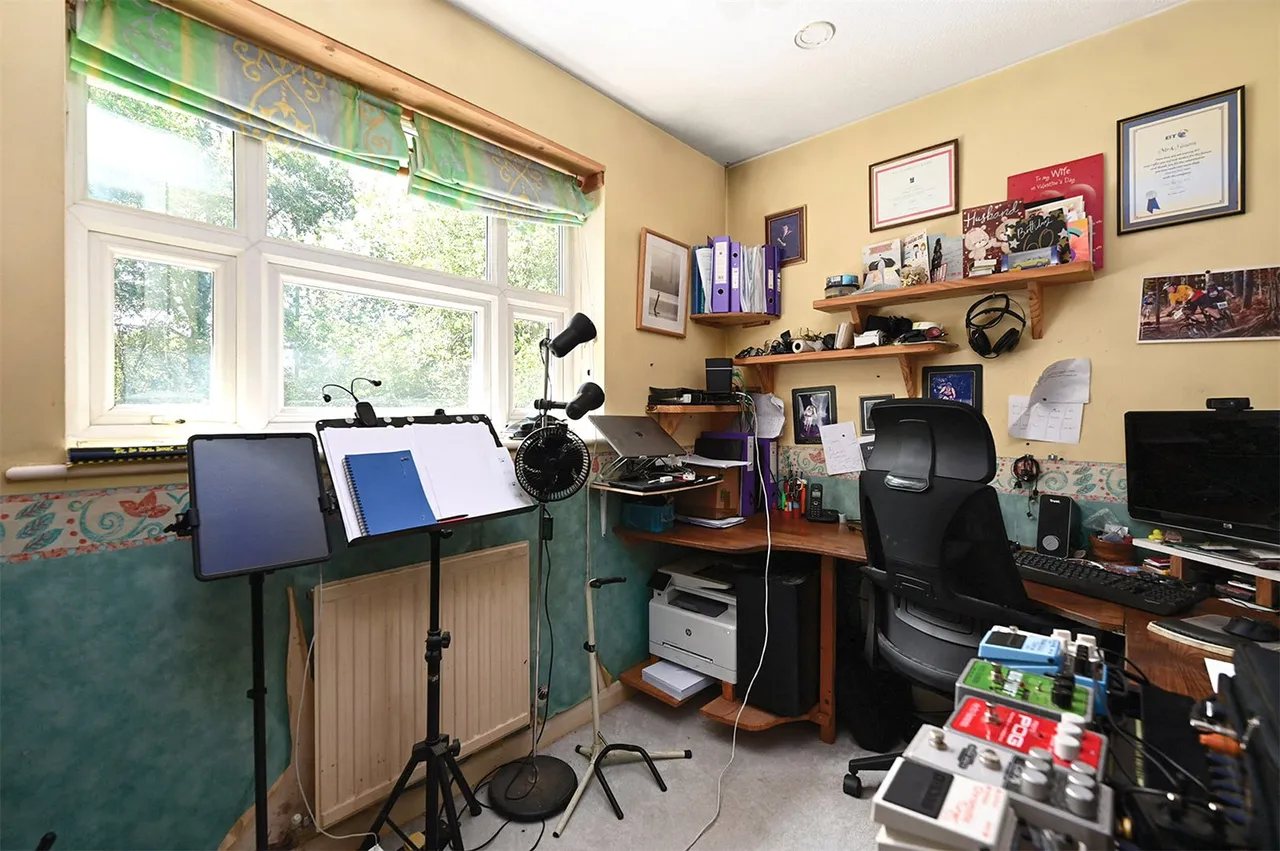 Oldwood Chase, Farnborough, Hampshire, GU14 0QS, photo 8