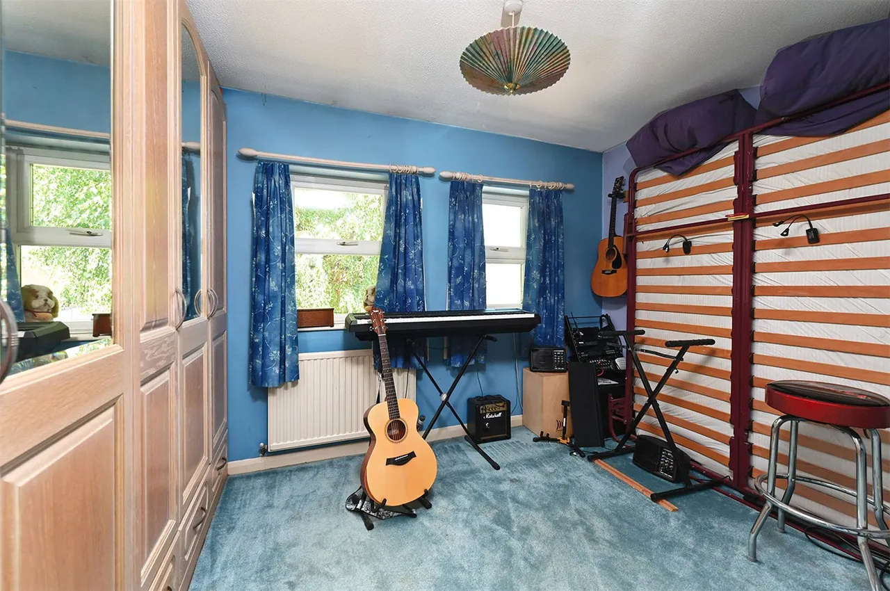 Oldwood Chase, Farnborough, Hampshire, GU14 0QS, photo 3
