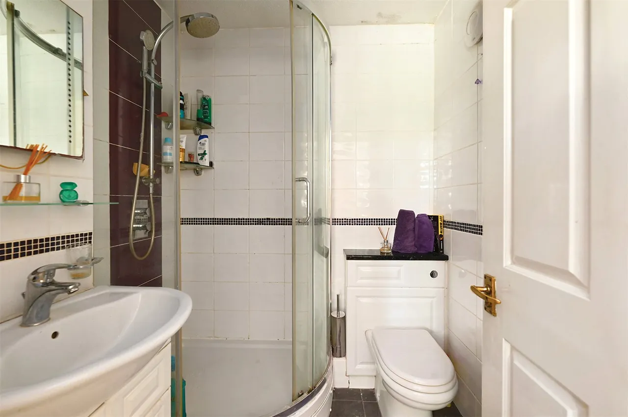 Oldwood Chase, Farnborough, Hampshire, GU14 0QS, photo 9